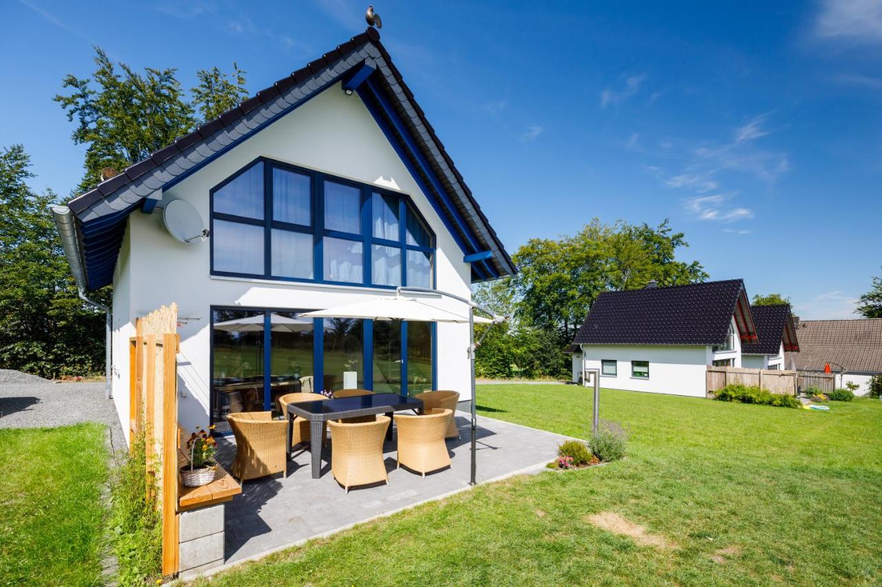 Villa Graues Haus à Montjoie Extérieur photo