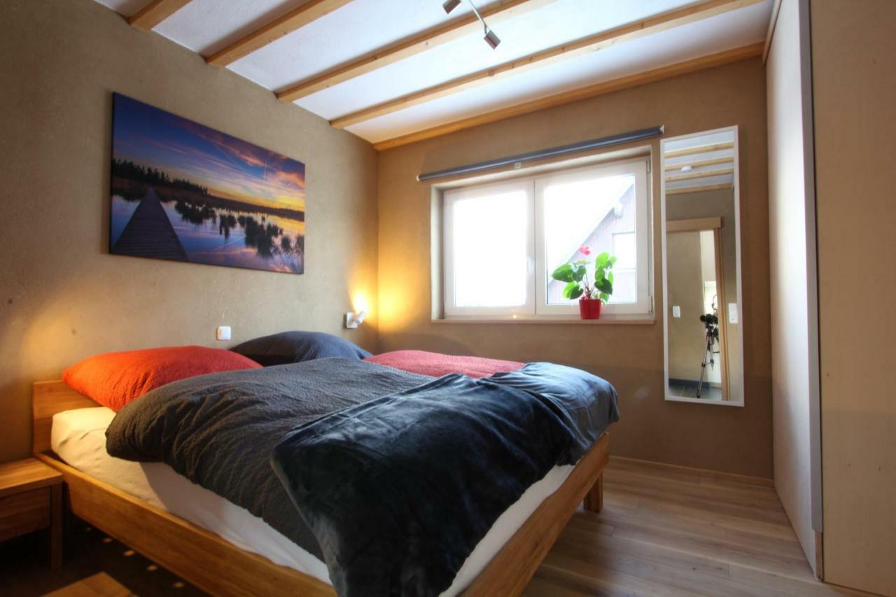Villa Graues Haus à Montjoie Extérieur photo