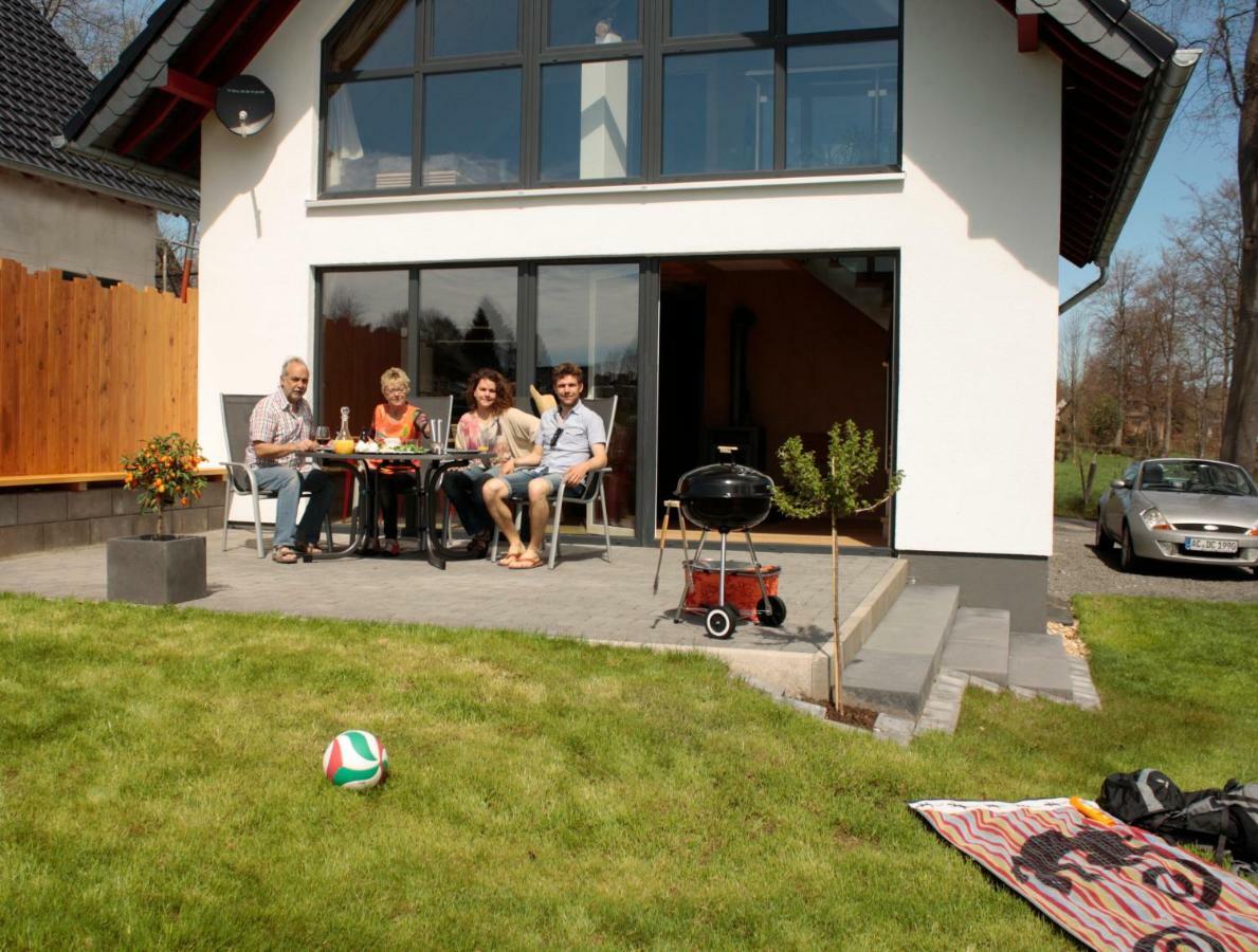 Villa Graues Haus à Montjoie Extérieur photo